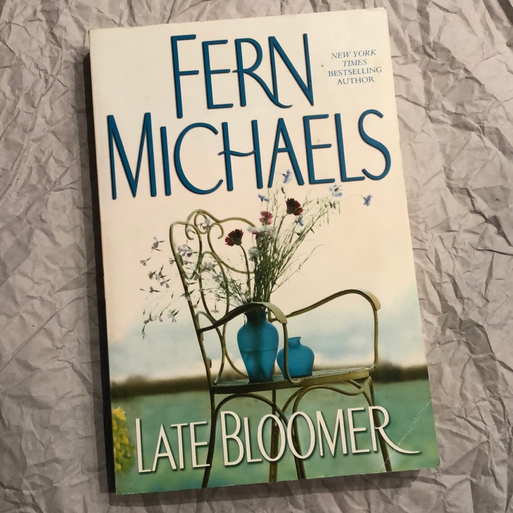 ⭐️5 for $20⭐️ Late Bloomer by Fern Michaels